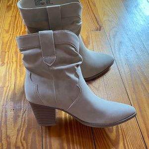 Women’s Size 8 boots